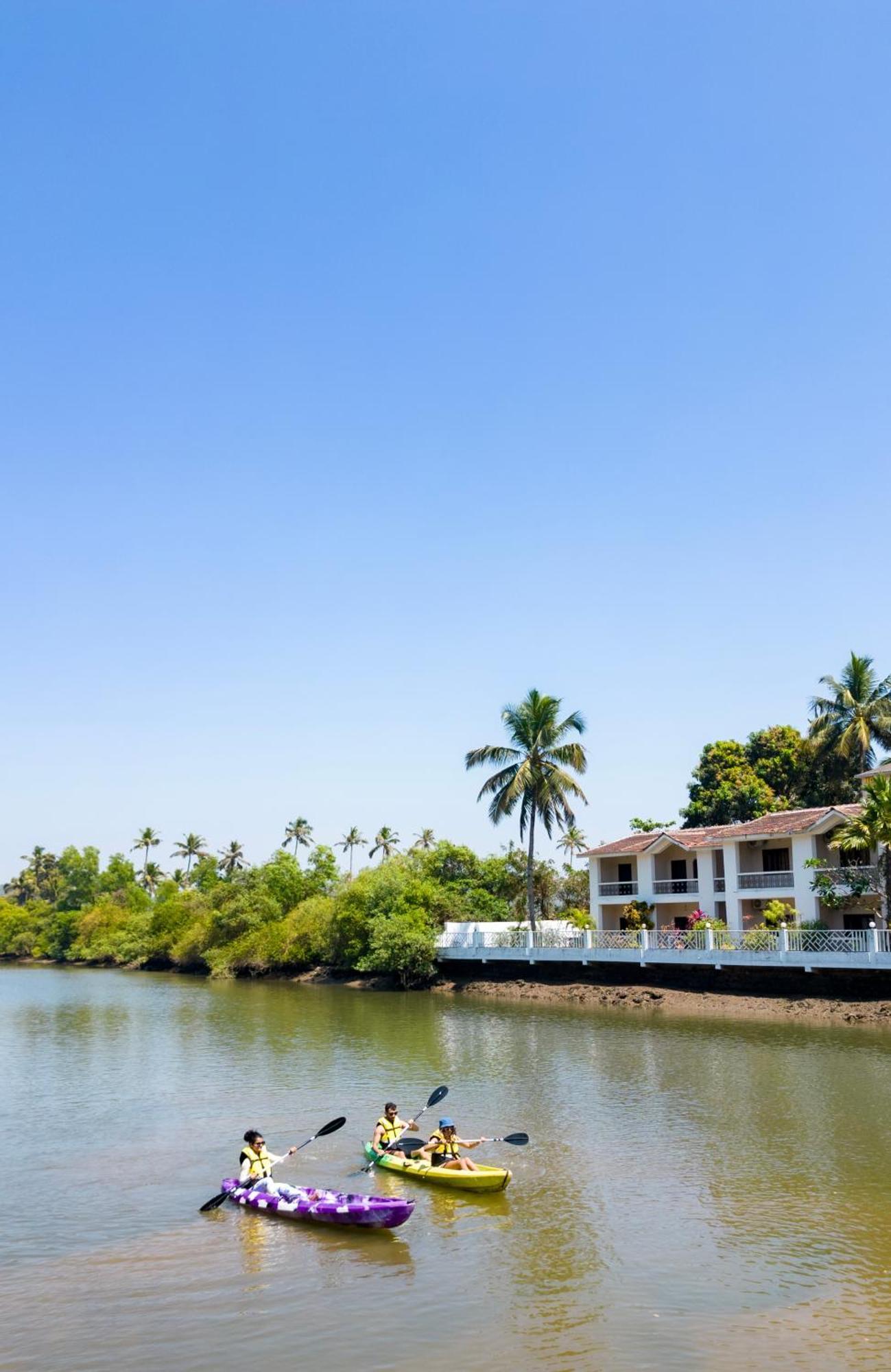 ホテル Fairfield By Marriott Goa カラングート エクステリア 写真